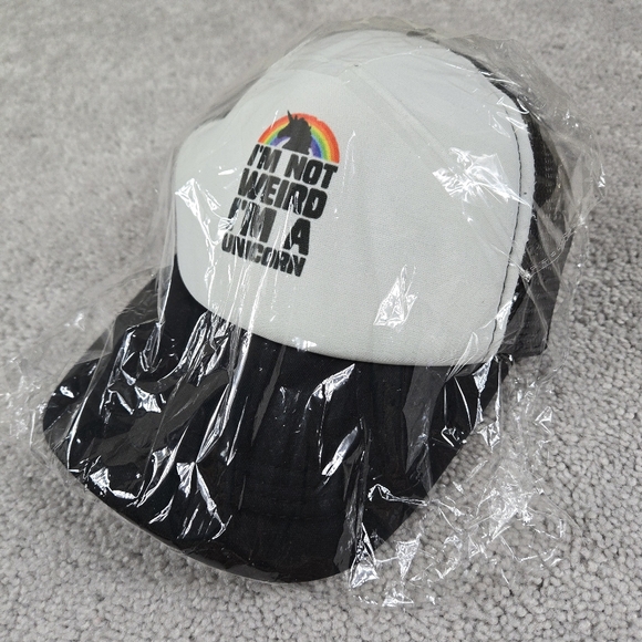I'm not weird I'm a unicorn hat black white adjustable double snap strap NEW - Picture 1 of 5